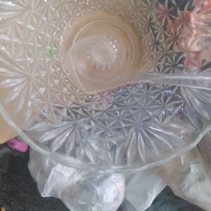 Punch bowl & 6 or 7 cups